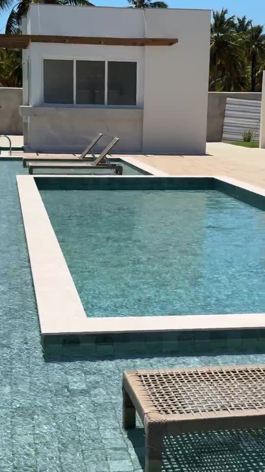 Piscina de lazer do condomínio